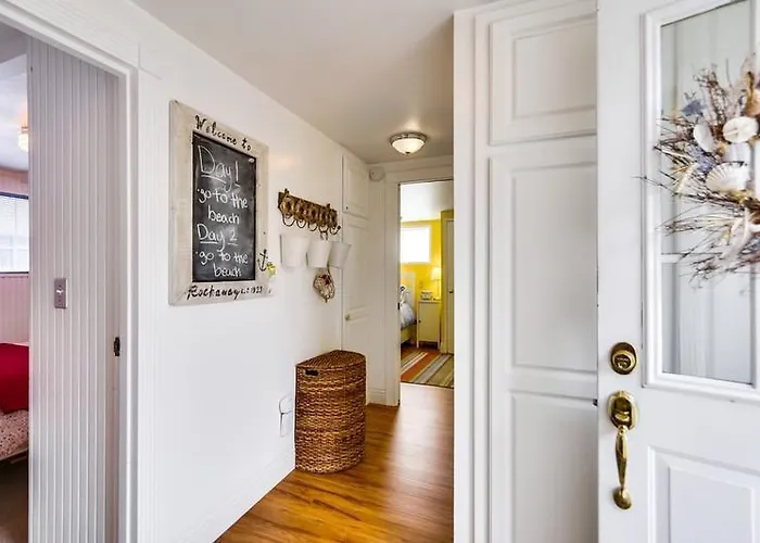 Holiday Three-Bedroom Home
